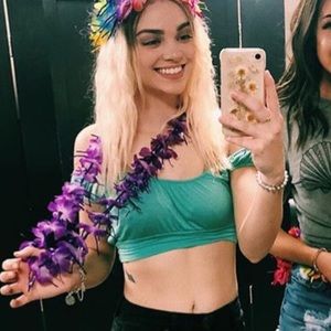 crop top
